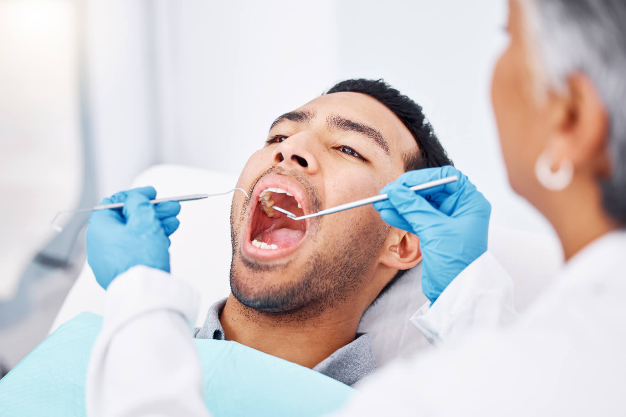 Are My Teeth Normal? How Dentists Evaluate Smile Aesthetics