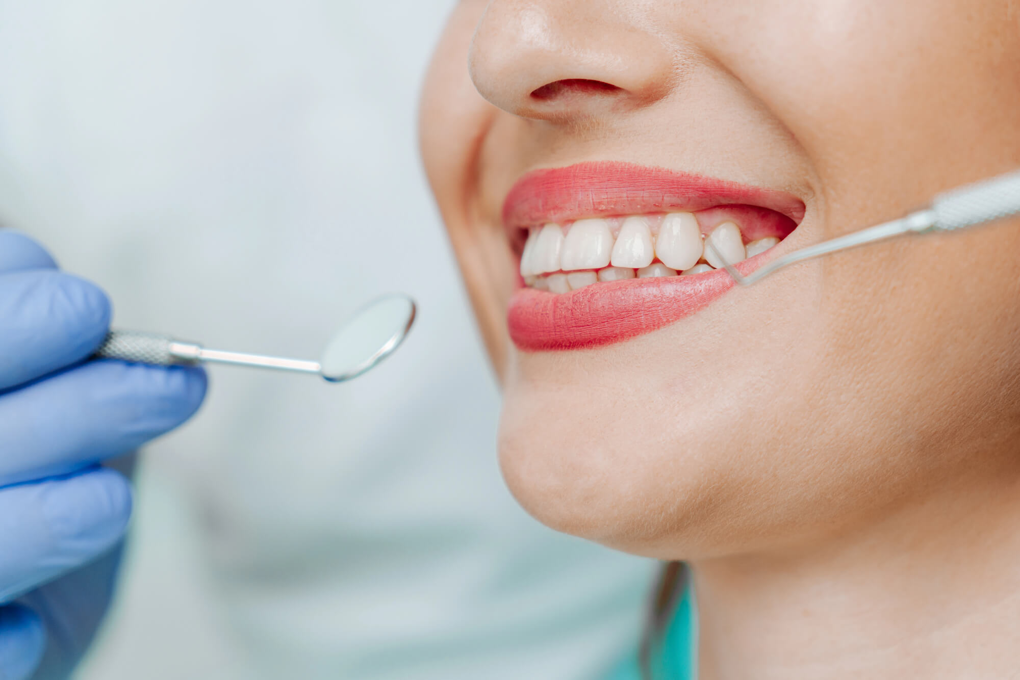 Are My Teeth Normal? How Dentists Evaluate Smile Aesthetics