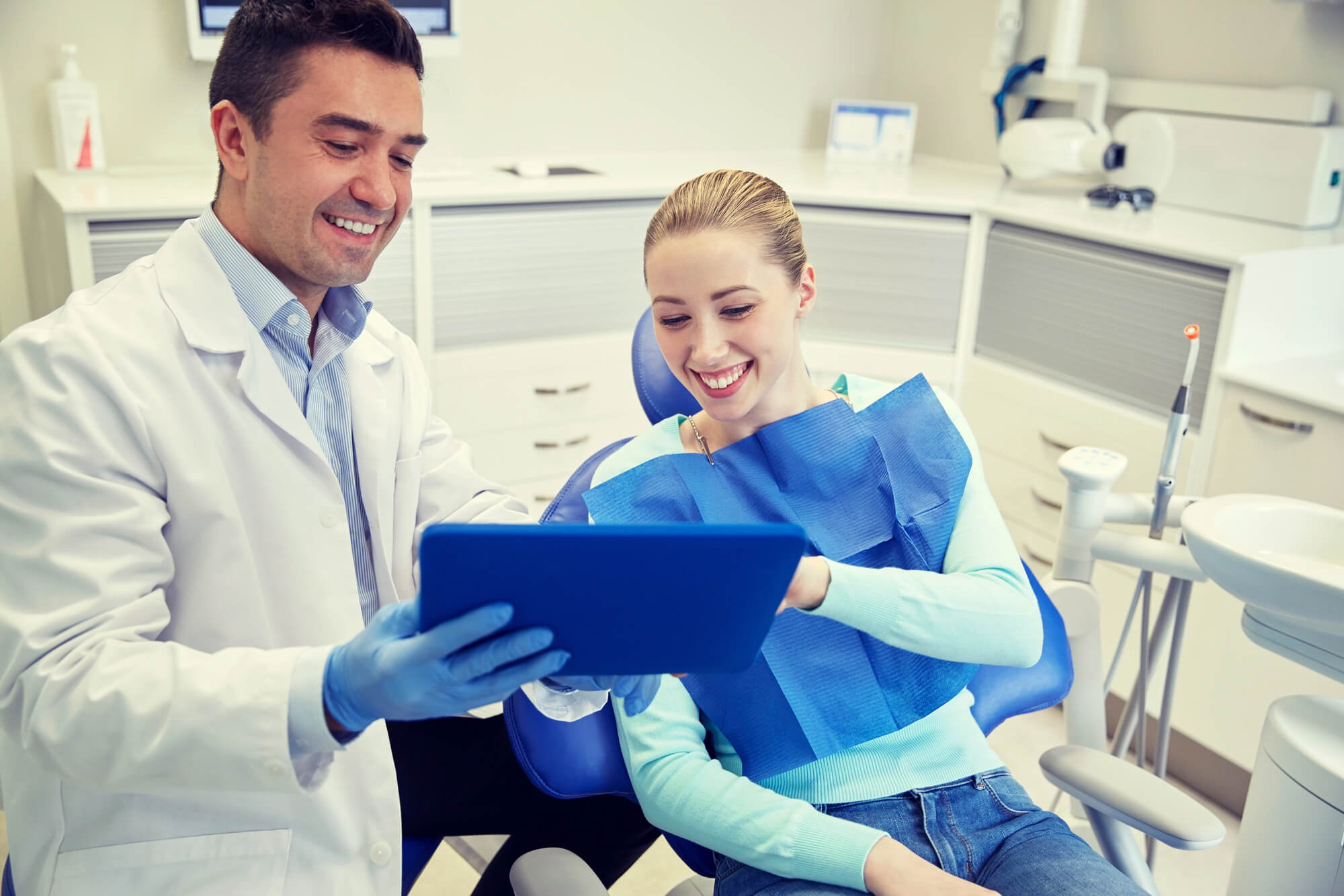 What Is a Cosmetic Dentist vs a General Dentist