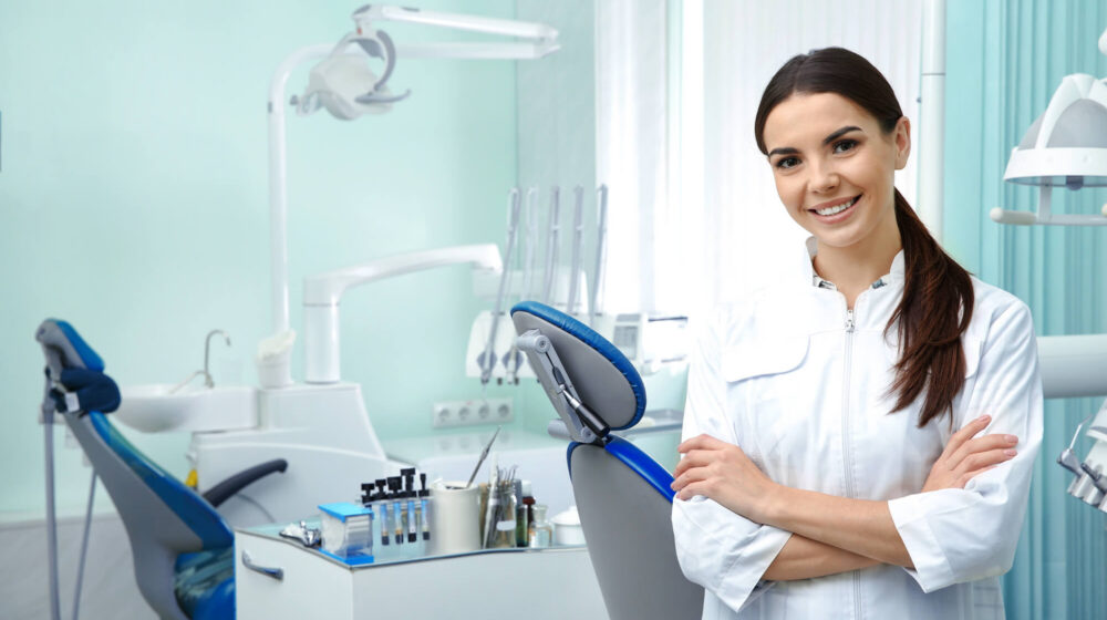 What Is a Cosmetic Dentist vs a General Dentist