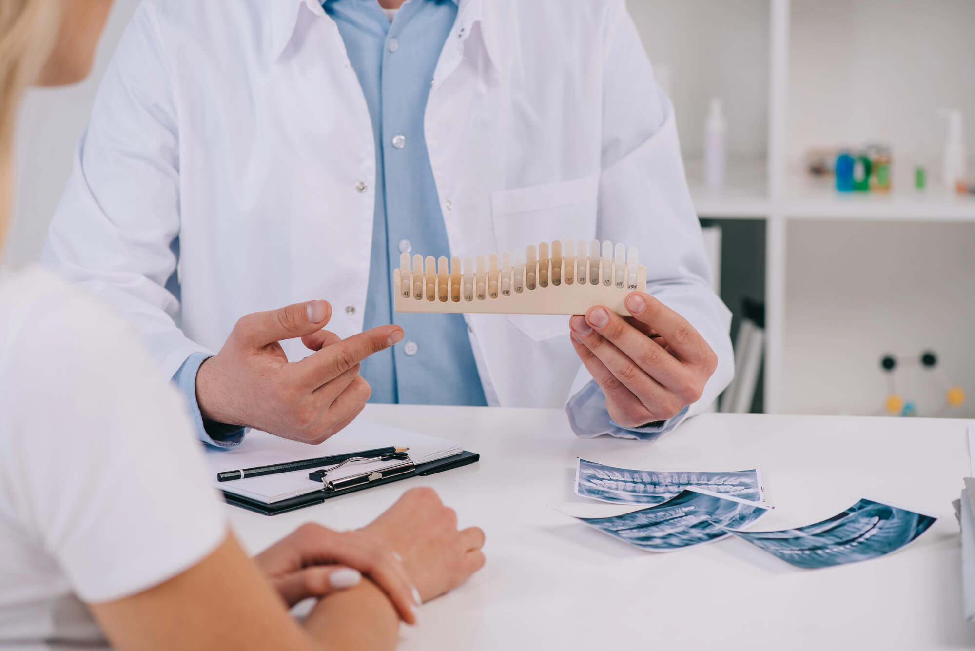 What Is a Cosmetic Dentist vs a General Dentist