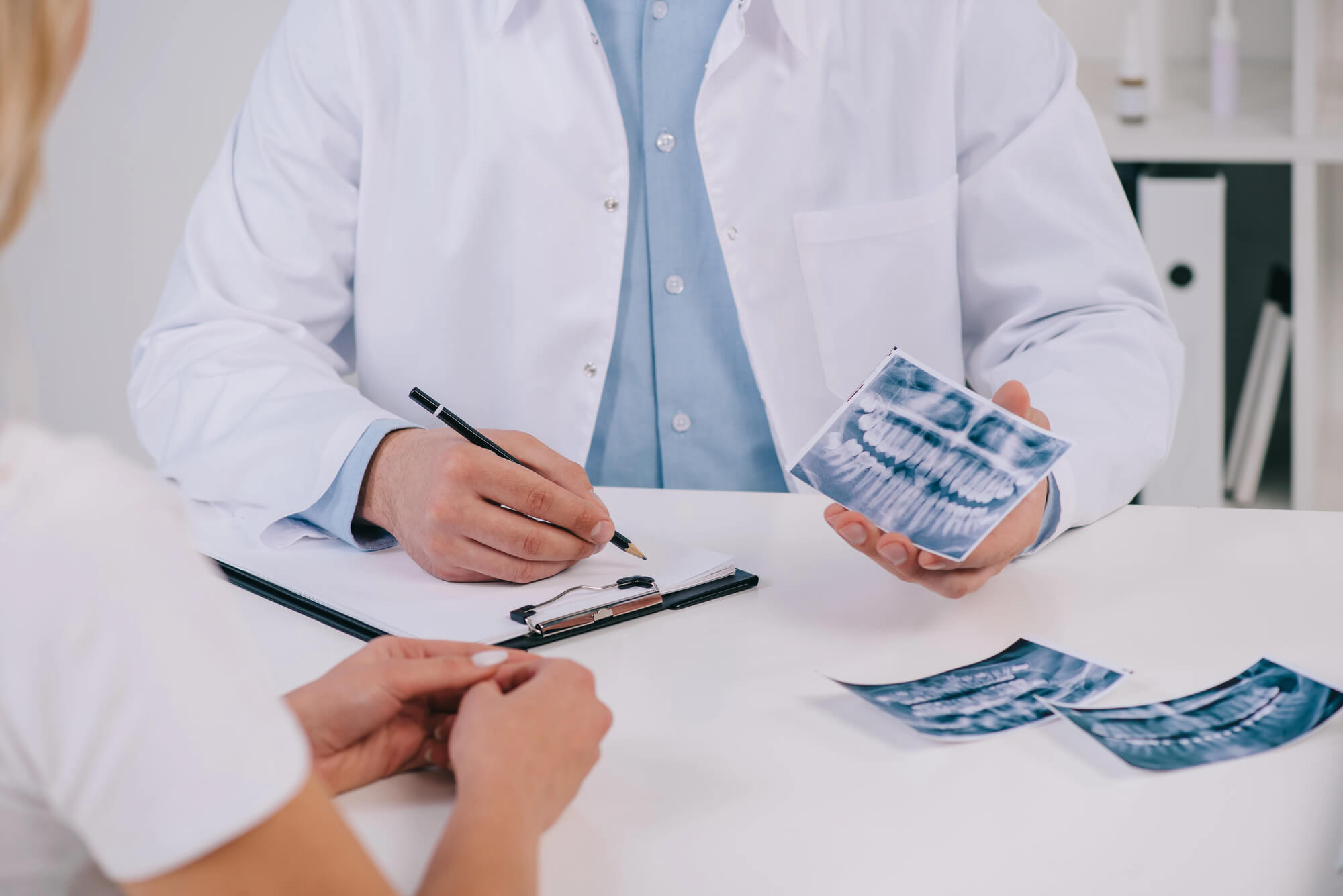 ¿Qué ocurre durante una consulta con un dentista estético?